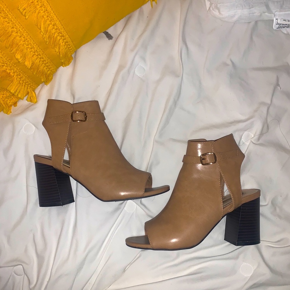 Open-toed booties